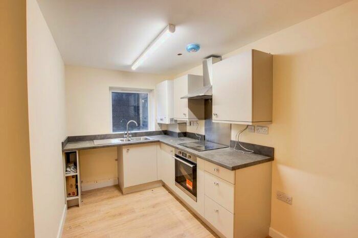 2 Bedroom Flat To Rent In Wellsway, Bath, BA2