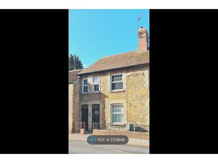 3 Bedroom Terraced House To Rent In North Street, Crewkerne, TA18