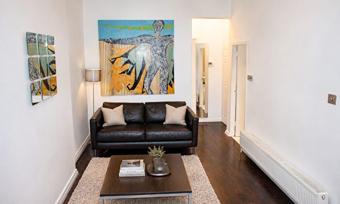 1 Bedroom Flat To Rent In Nassau Street, London, W1W