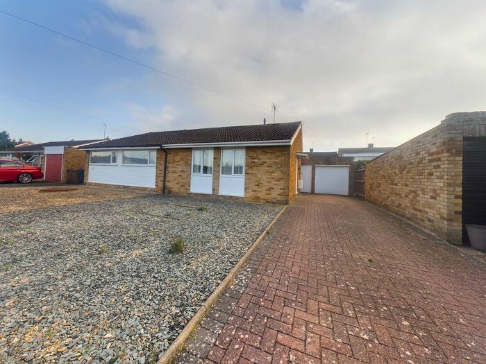 2 Bedroom Semi-Detached Bungalow To Rent In Kennedy Close, Hucclecote, Gloucester, GL3