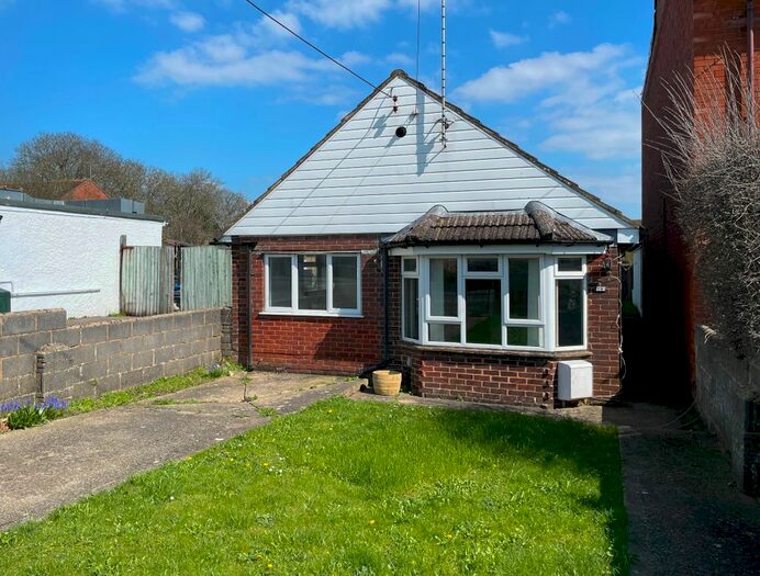 3 Bedroom Bungalow To Rent In Bulford Road, Amesbury, SP4