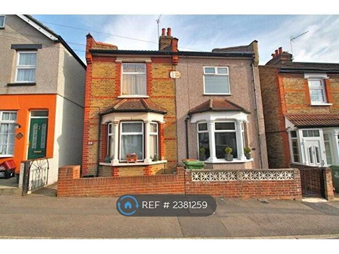 3 Bedroom Semi-Detached House To Rent In Sussex Road, Sidcup, DA14