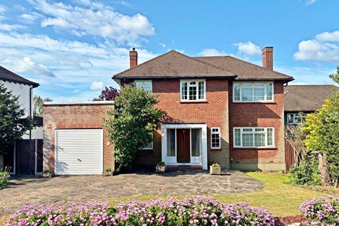 3 Bedroom Detached House For Sale In Kenwood Drive, Beckenham, BR3