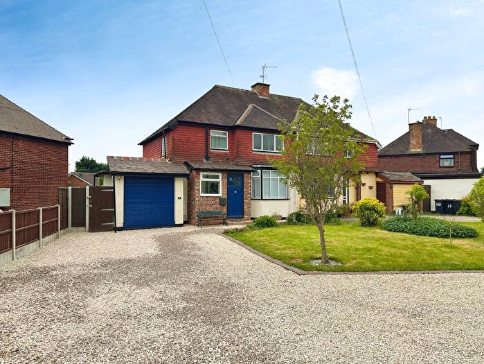 3 Bedroom Semi-Detached House For Sale In Albert Road, Wolverhampton, WV7