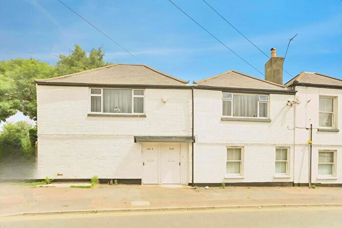 1 Bedroom Flat To Rent In Dover Road, Walmer, Deal, Kent, CT14
