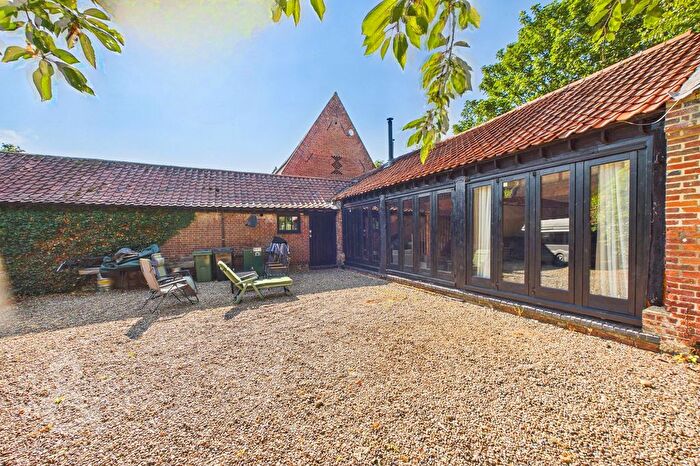 4 Bedroom Barn Conversion For Sale In Norwich Road, South Burlingham, Norwich, NR13