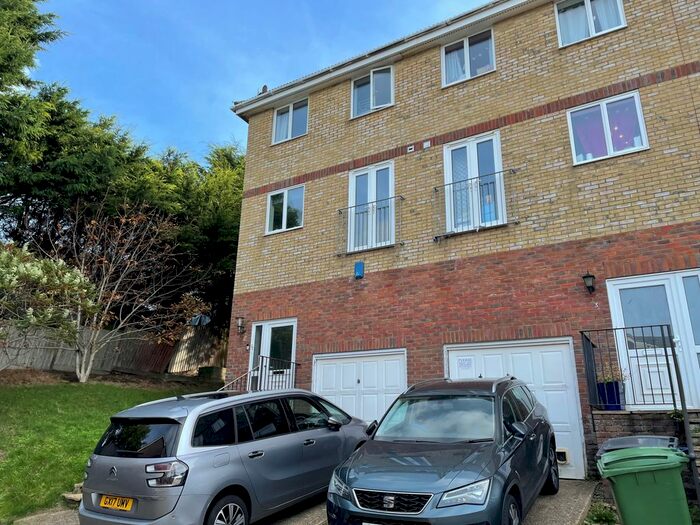 3 Bedroom Semi-Detached House To Rent In Southport Close, St. Leonards-On-Sea, TN38