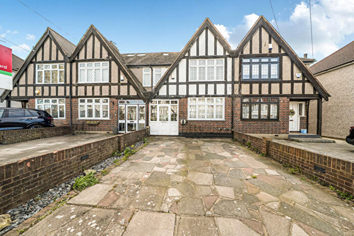 4 Bedroom Terraced House For Sale In Farmland Walk, Chislehurst, Bromley, BR7