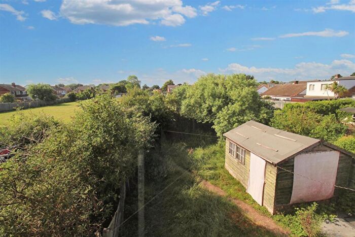 3 Bedroom Link Detached House For Sale In Meadow Way, Norwich, NR6