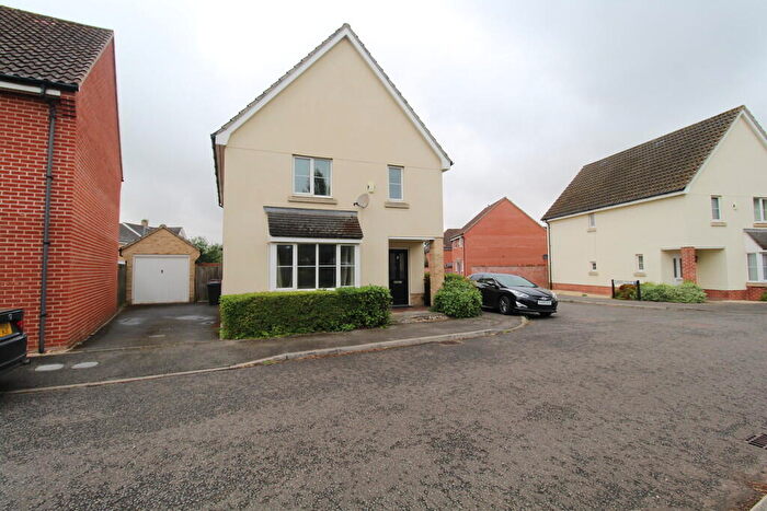 4 Bedroom Semi-Detached House To Rent In Bayberry Close, Red Lodge, IP28