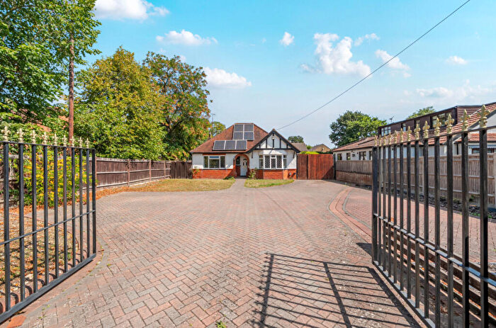 3 Bedroom Bungalow For Sale In Reading Road, Winnersh, Wokingham, Berkshire, RG41