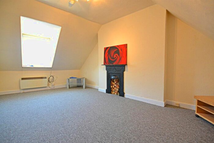 1 Bedroom Maisonette To Rent In Victoria Road, Parkstone, Poole, BH12