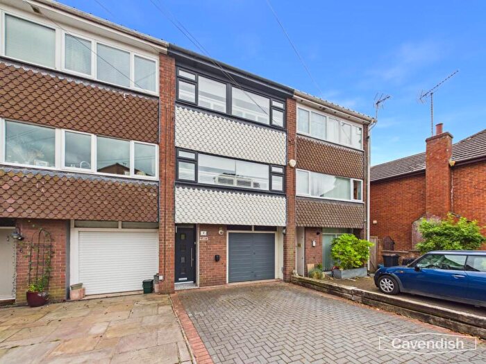 2 Bedroom Town House For Sale In Mossley Court, Hawarden, Deeside, CH5