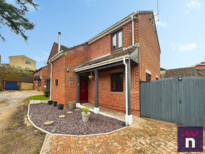 3 Bedroom Semi Detached House For Sale In Cannimore Close, Warminster, BA12