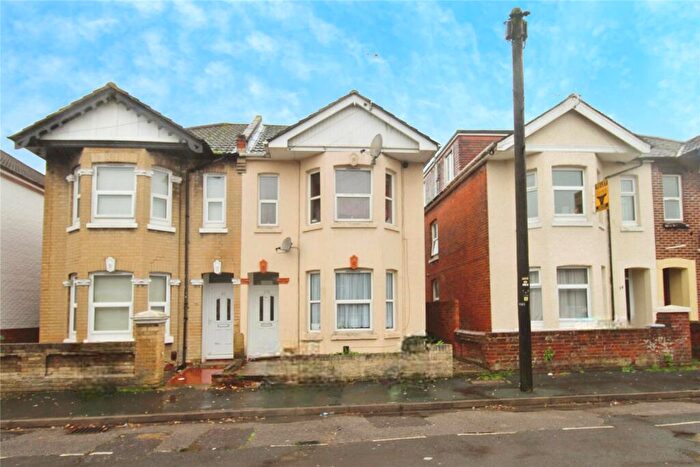 5 Bedroom Semi Detached House For Sale In Coventry Road, Southampton, Hampshire, SO15