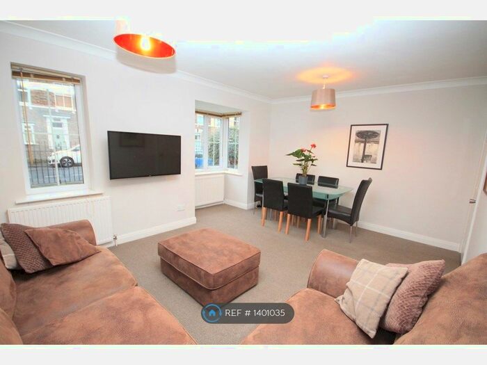 3 Bedroom Terraced House To Rent In Melbourne Court, York, YO10