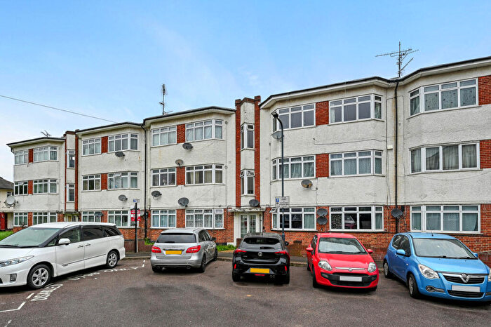 2 Bedroom Apartment For Sale In Gloucester Close, London, NW10