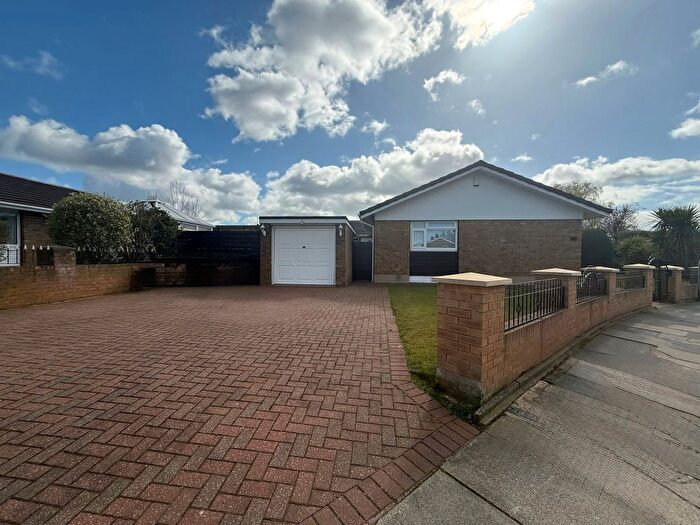 4 Bedroom Detached Bungalow For Sale In Hall Drive, Middlesbrough, TS5