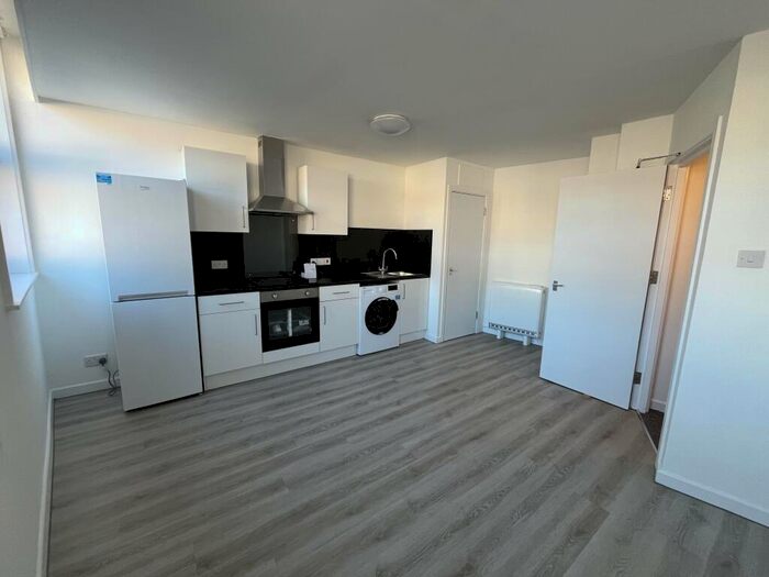 3 Bedroom Flat To Rent In St Peters Road, , Bournemouth, BH1