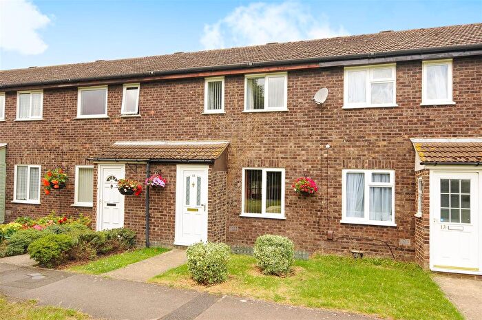 2 Bedroom Terraced House To Rent In Mandarin Close, Grove, OX12