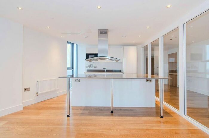 5 Bedroom Flat To Rent In Uxbridge Road, Ealing, London, W5