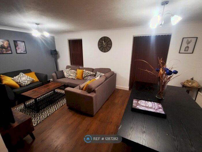 4 Bedroom Terraced House To Rent In London, Greater London CR4