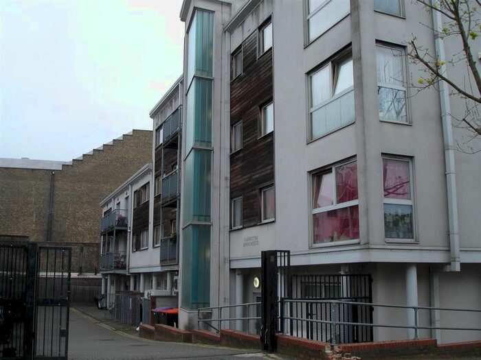 2 Bedroom Flat To Rent In Ambleside Close, London, N17