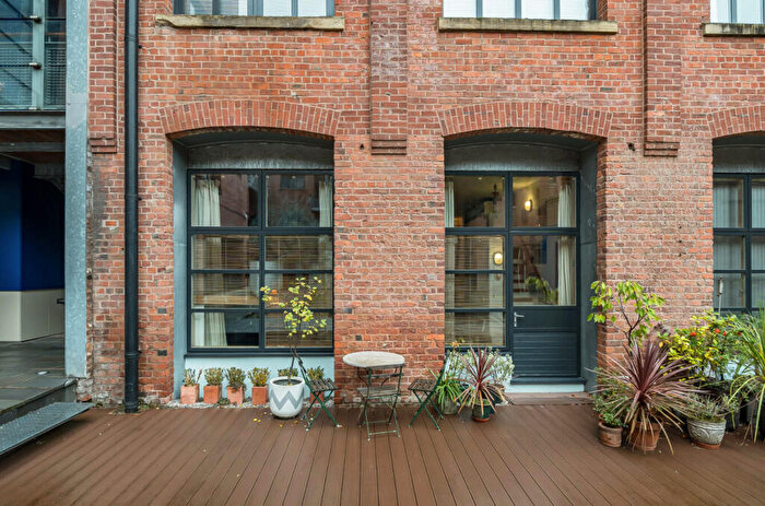 1 Bedroom Apartment For Sale In Hulme Hall Road, Manchester, Greater Manchester, M15