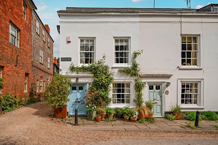 2 Bedroom End Of Terrace House For Sale In Bell Street, Henley-On-Thames, Oxfordshire, RG9