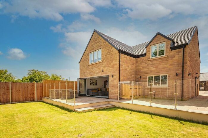 4 Bedroom Detached House For Sale In Chesterfield Road, Duckmanton, Chesterfield, S44