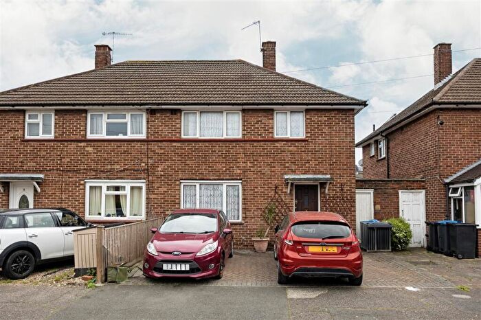 3 Bedroom Semi Detached House For Sale In Leighton Street, Croydon, CR0