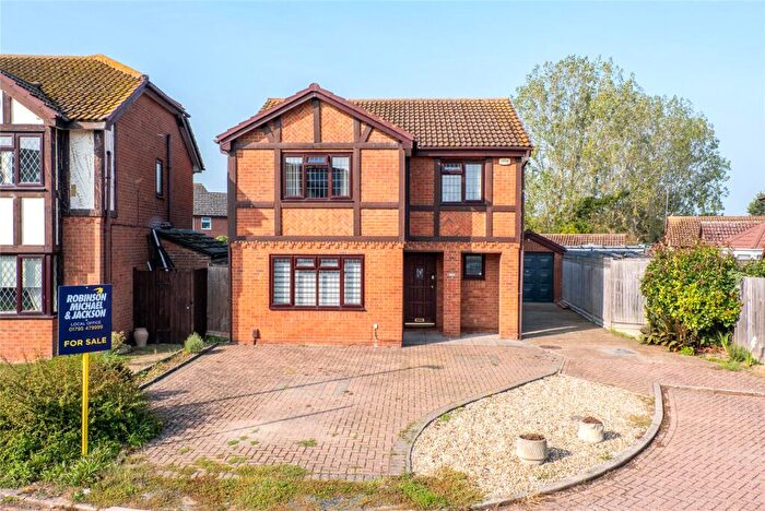 4 Bedroom Detached House For Sale In Burkeston Close, Kemsley, Sittingbourne, ME10