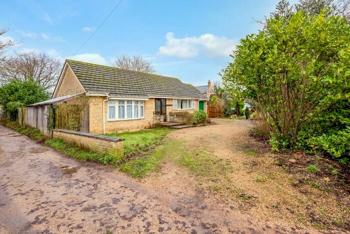 2 Bedroom Detached Bungalow To Rent In West End, OX26