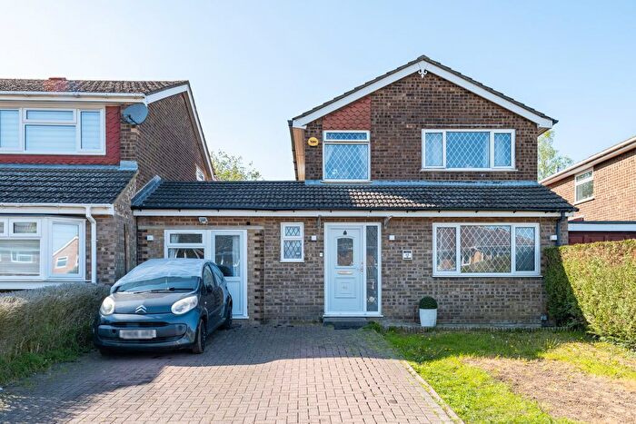4 Bedroom Link Detached House For Sale In Sutherland Grove, Bletchley, Milton Keynes, MK3
