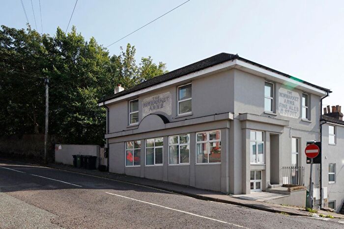 2 Bedroom Flat To Rent In Bear Road, Brighton, BN2