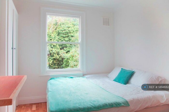 Studio To Rent In Mercia Grove, London, SE13