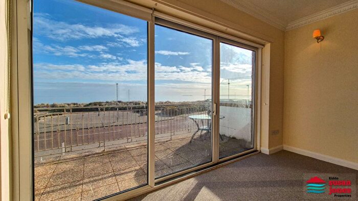 4 Bedroom Terraced House For Sale In South Beach, Pwllheli, LL53