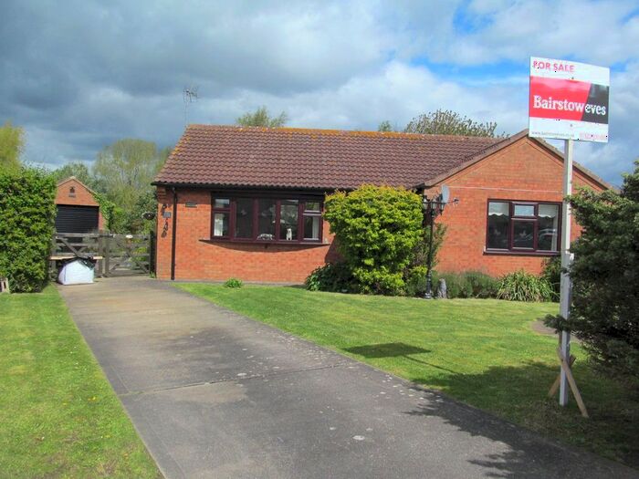 2 Bedroom Bungalow For Sale In Laing Close, Bardney, Lincoln, Lincolnshire, LN3