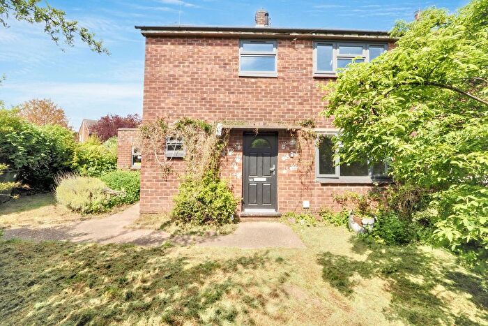 3 Bedroom Semi-Detached House For Sale In Woodview, Edwalton, Nottingham, NG12
