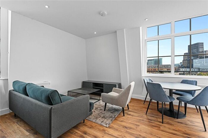 3 Bedroom Apartment To Rent In West Smithfield, London, EC1A