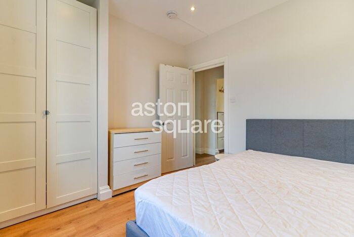 3 Bedroom Flat To Rent In Kilburn High Road, London, NW6
