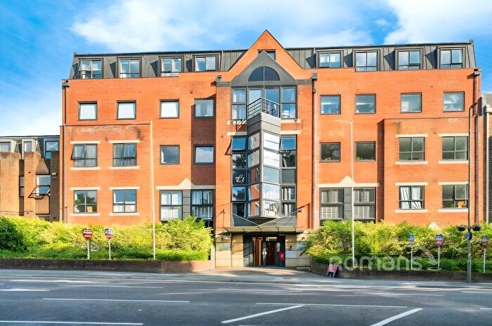 1 Bedroom Flat For Sale In London Road, Camberley, Surrey, GU15