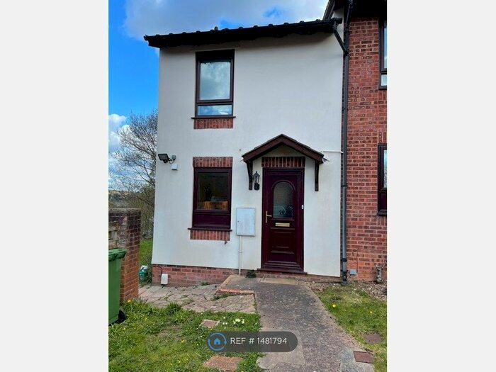 2 Bedroom End Of Terrace House To Rent In St. Albans Close, Exeter, EX4