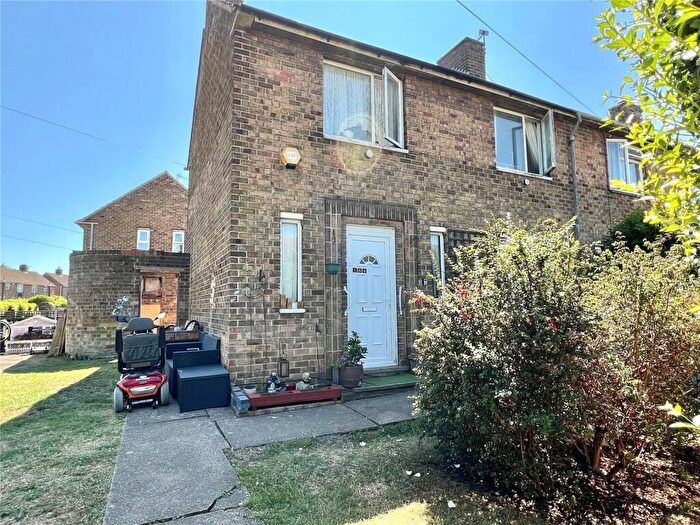 3 Bedroom End Of Terrace House For Sale In Winchester Avenue, Grimsby, DN33