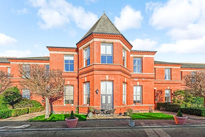 1 Bedroom Apartment To Rent In Richmond Drive, Woodford Green, Essex, IG8