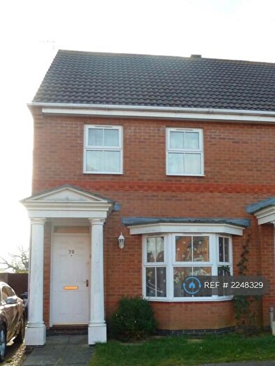 3 Bedroom Semi-Detached House To Rent In Woodgate Road, Northampton, NN4