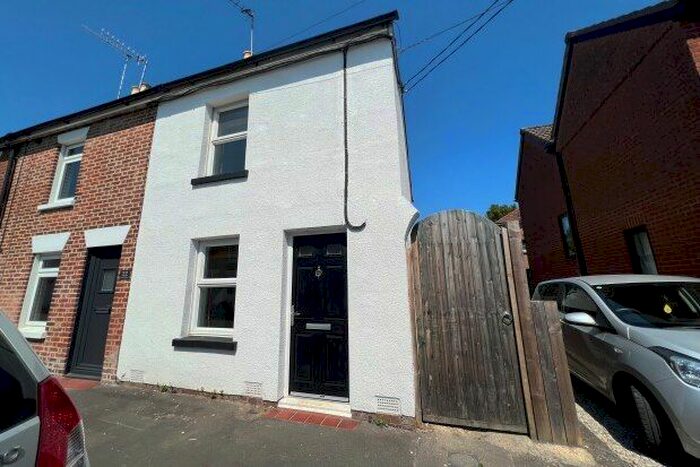 2 Bedroom Property To Rent In Osborne Road, Southampton, SO40