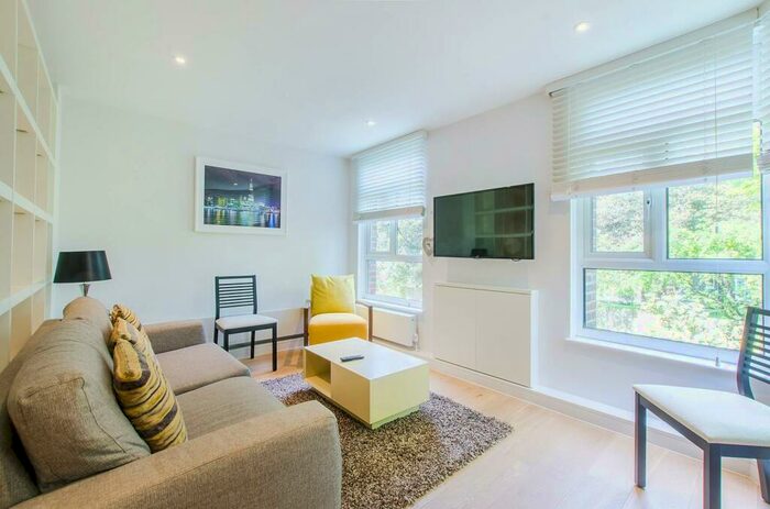 House To Rent In Falconwood Court, Blackheath, London, SE3