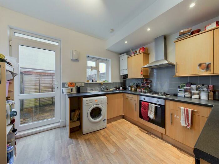 5 Bedroom End Of Terrace House To Rent In St Luke`s Road Brighton, BN2