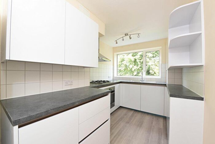 2 Bedroom Apartment To Rent In Clockhouse Road, Farnborough, GU14